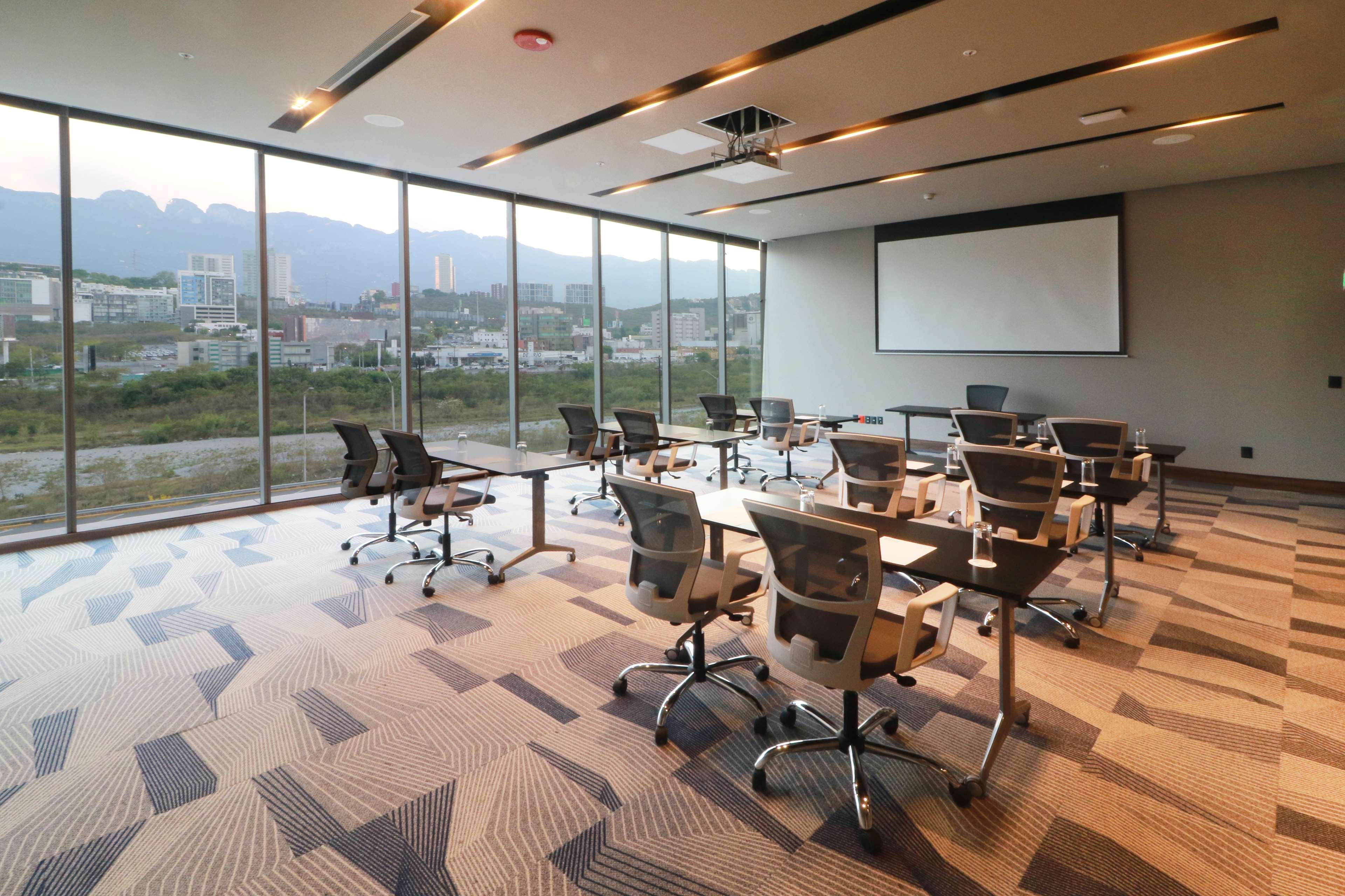 Hilton Garden Inn Monterrey Obispado Екстер'єр фото