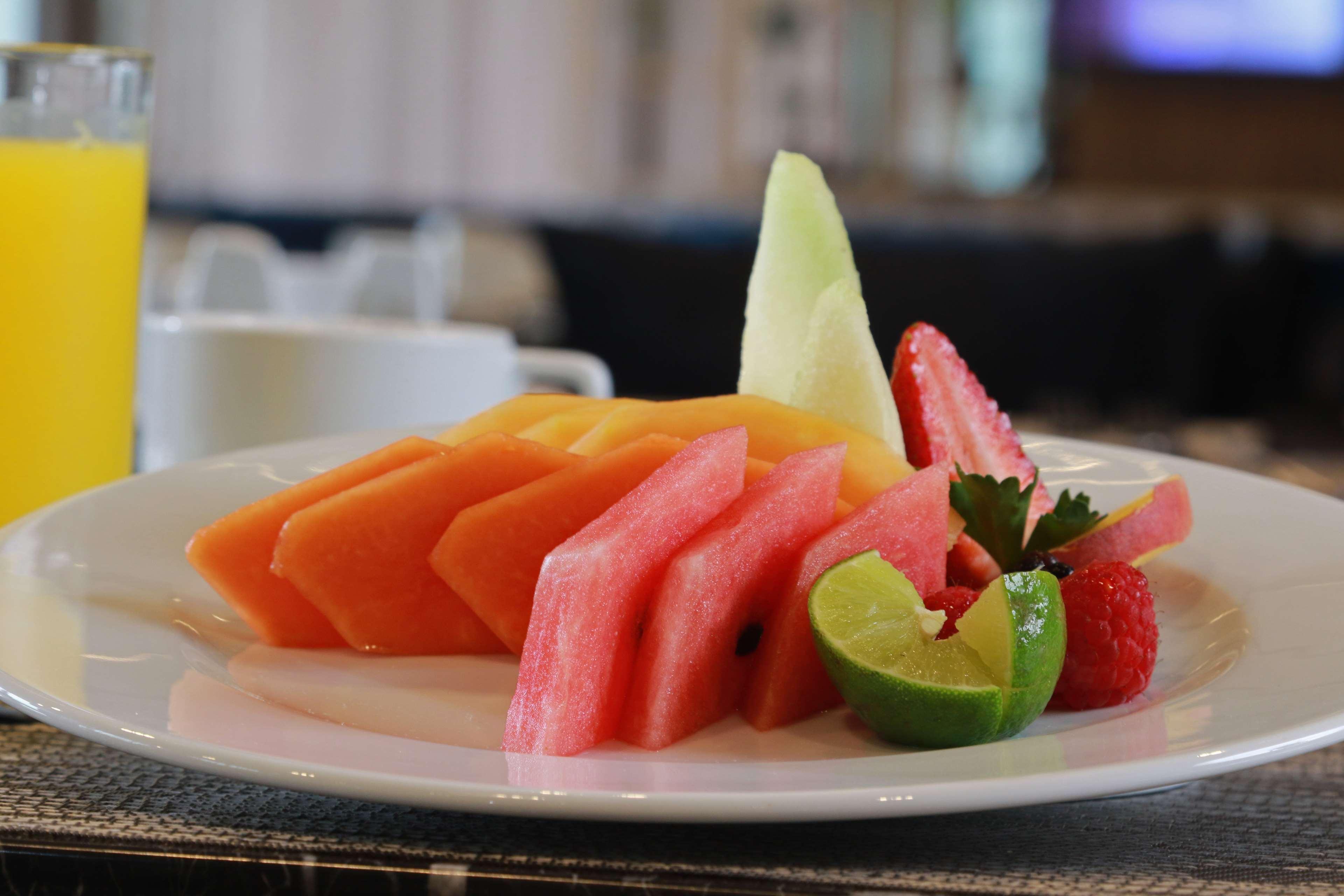 Hilton Garden Inn Monterrey Obispado Екстер'єр фото