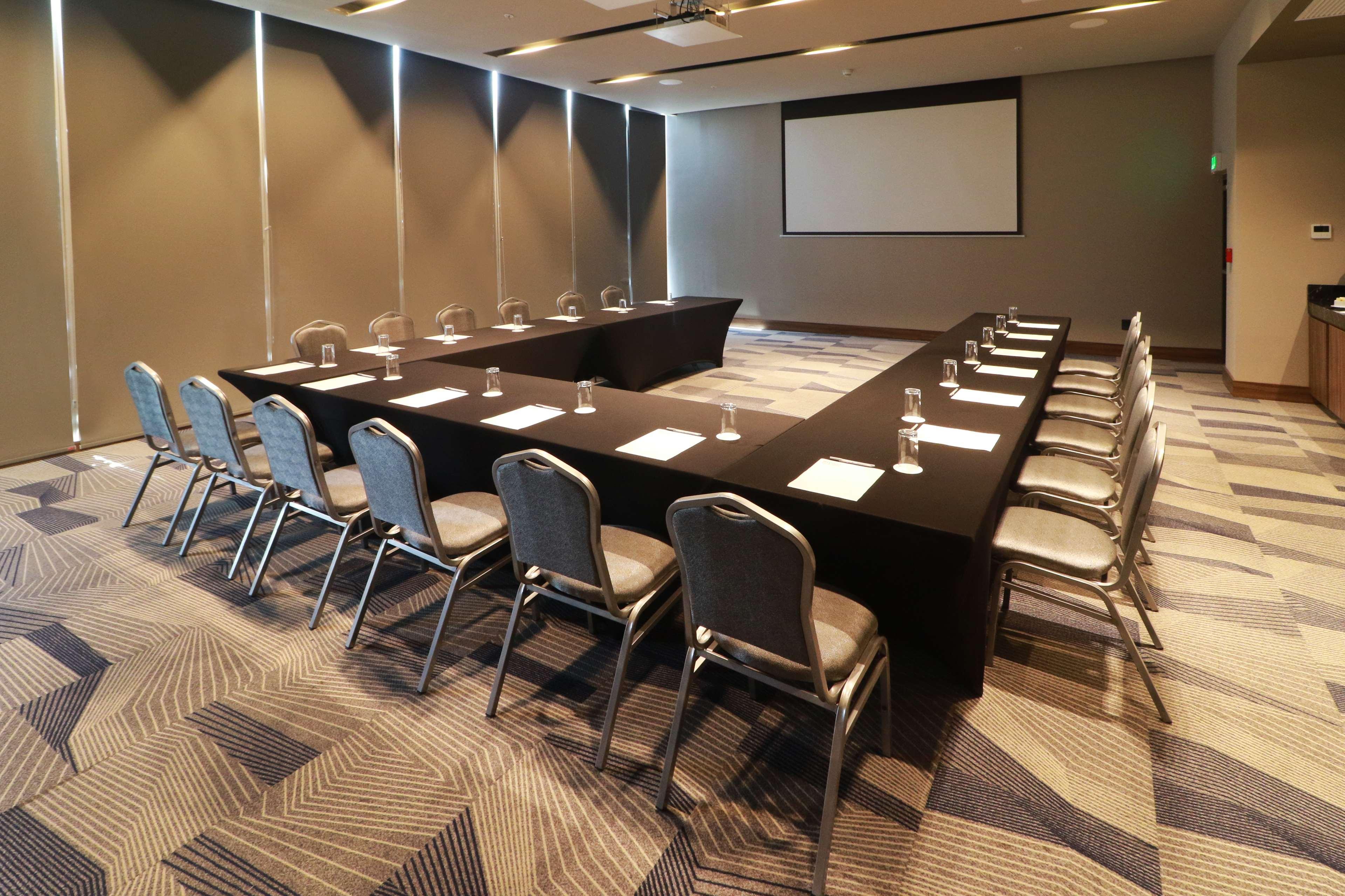 Hilton Garden Inn Monterrey Obispado Екстер'єр фото
