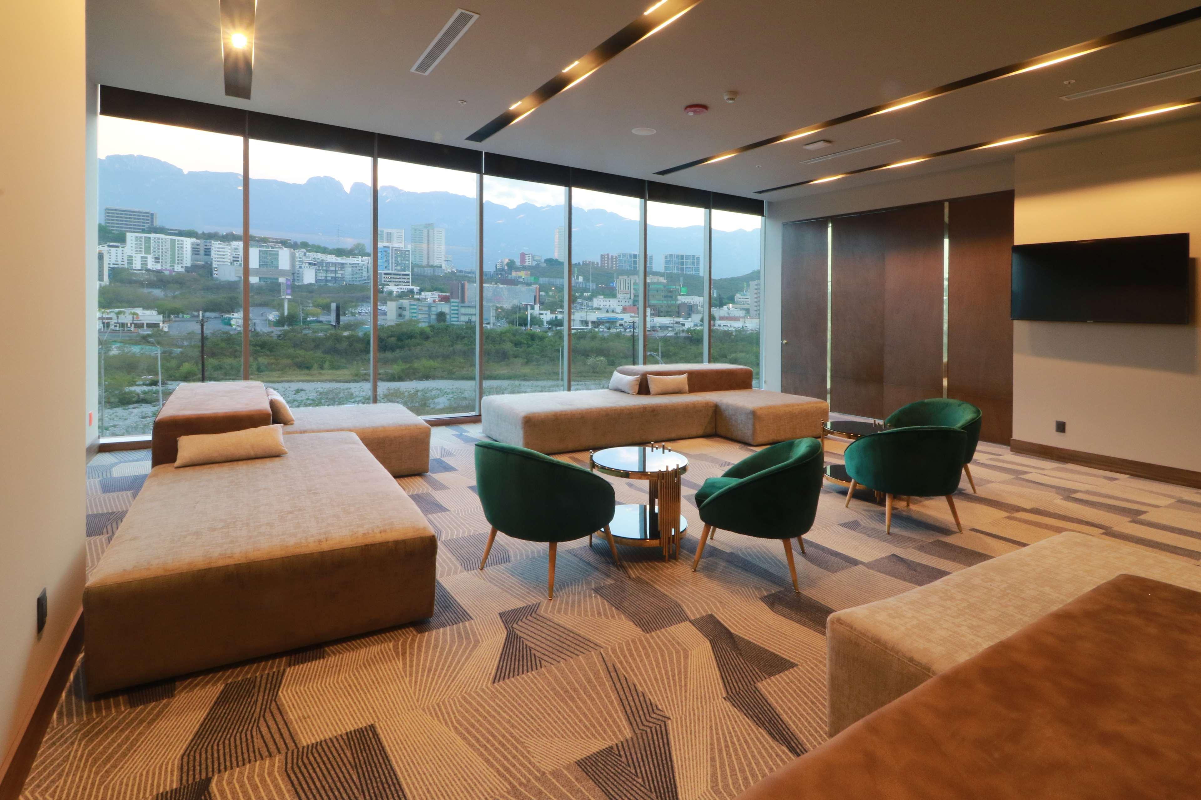 Hilton Garden Inn Monterrey Obispado Екстер'єр фото