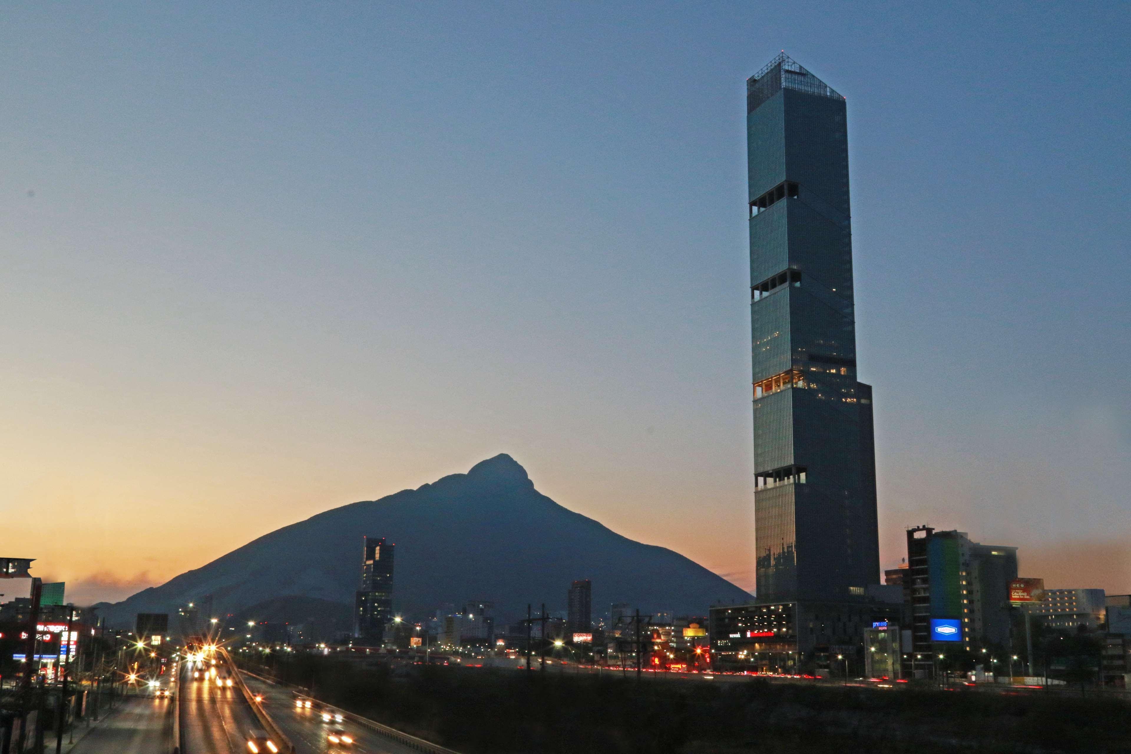 Hilton Garden Inn Monterrey Obispado Екстер'єр фото