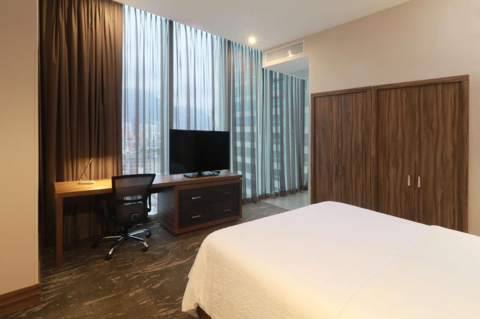 Hilton Garden Inn Monterrey Obispado Екстер'єр фото